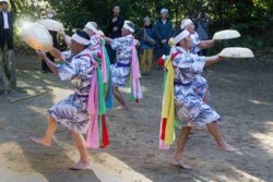 v003001018)笠踊りb.jpg
