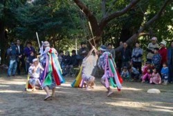 v003001022)棒踊り棒鎌.jpg