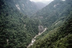 x001002004小楊子川上流の谷.jpg