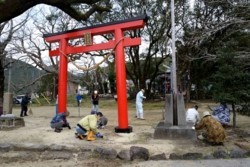 x002003001)前日の神社清掃.jpg