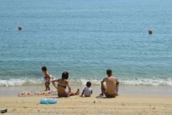 x003004002)栗生浜海水浴①.jpg