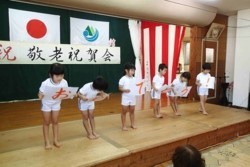 x006001010)子供たちのお祝い.jpg