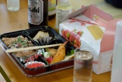 x006001011)お祝いのごちそう.jpg