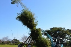 m_t002002005)鬼火焚きを立てる.jpg