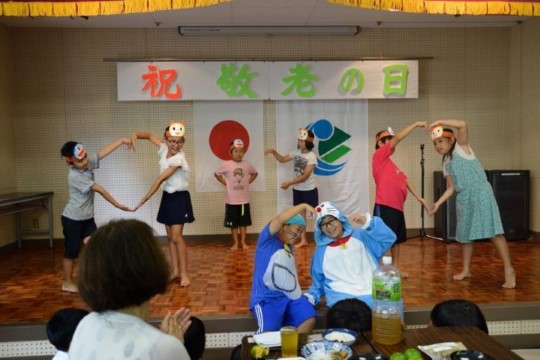 m_p007003001)敬老祝賀会の子供出し物.jpg