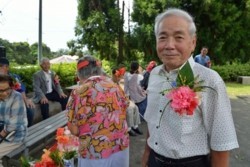 m_p007003007)花付けた敬老者.jpg