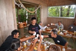m_t002001018迎えの宴①.jpg