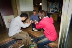 m_t002004025)祝い申そう酒接待.jpg