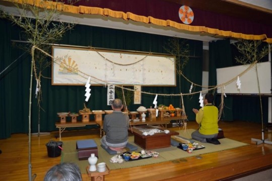 m_t002005001)公民館二十三夜様拝礼.jpg
