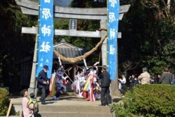 m_t003001008)棒踊り奉納.jpg