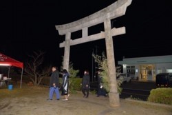 m_t003001013)年越しの小島神社.jpg