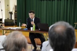 m_t004002011)記念講演池田氏.jpg