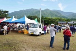 m_t005002010)広場のあさひ市.jpg