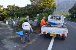 m_t005003008)盆前墓地①.jpg