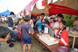 m_t007002012)子供売店も好調.jpg