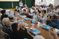 m_t007003021)敬老会乾杯.jpg
