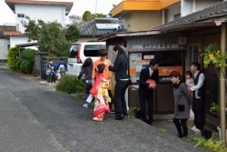 m_q002003003)七草巡り.jpg