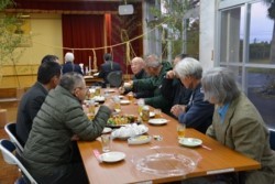 m_q002004015)会場奥に拝み者.jpg