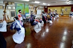 m_q003001007)15日公民館でひと庭.jpg