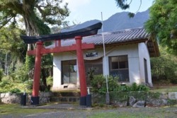 m_q004001003)弓矢八幡社殿.jpg