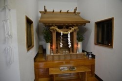 m_q004001005)弓矢八幡神殿.jpg