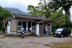 m_q004001006)住民が集う本慶寺.jpg