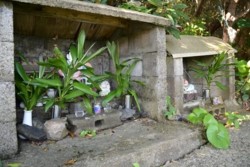 m_q004001021)えびす様祠２棟.jpg