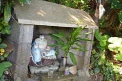 m_q004001023)右祠のえびす様.jpg