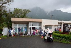 m_q005003002)切払い公民館集合.jpg