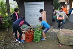 m_q005003017)子供会空ビン回収.jpg