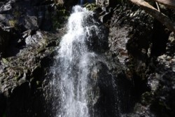 m_o001001010)オテミズの滝.jpg