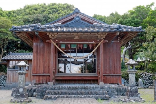 g004001001.jpg